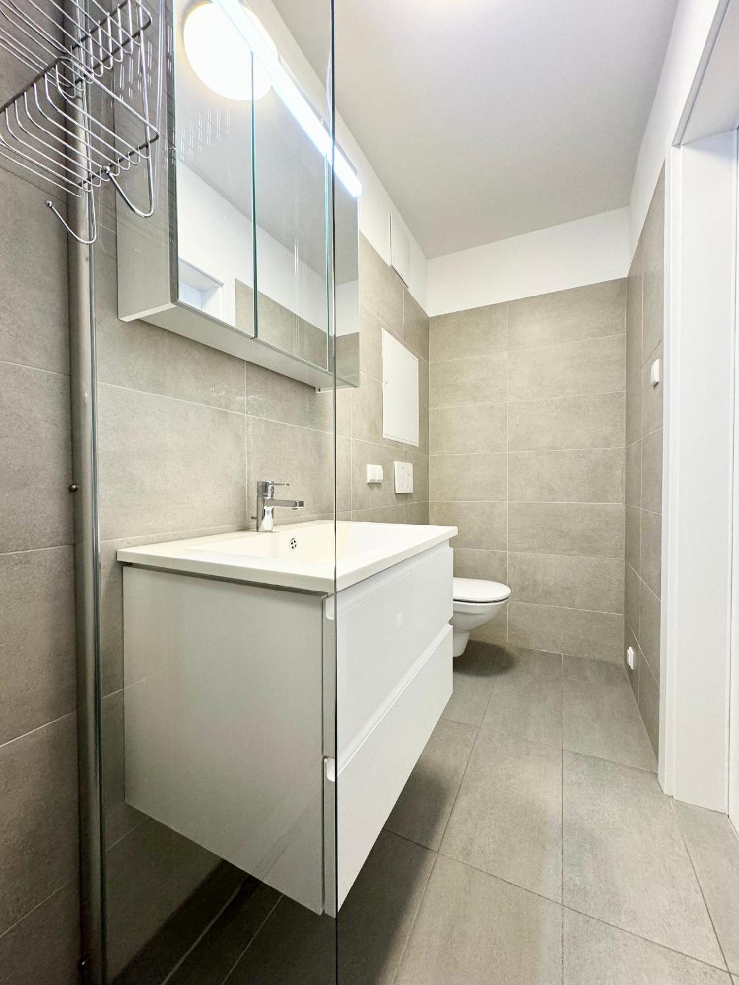 Kreative Wohnung Mit Balkon Viena Exterior foto